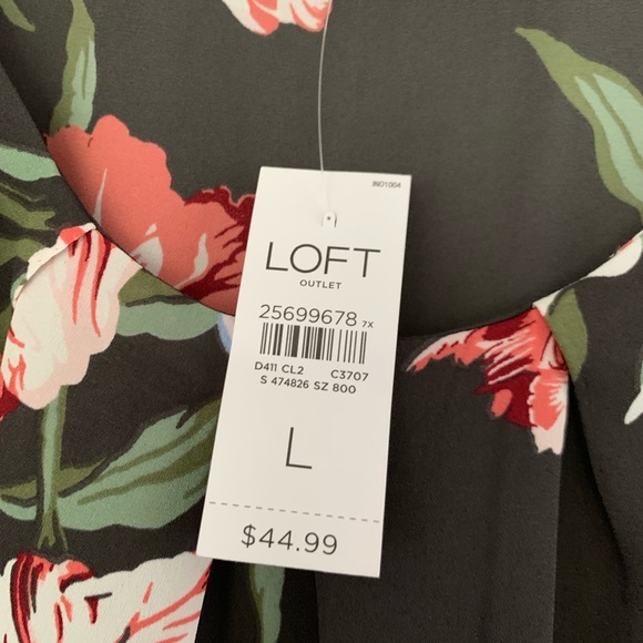 NWT Loft pleat front sleeveless blouse - Picture 2 of 3